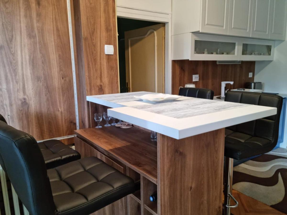 Kingston Apartment Pirot Bagian luar foto