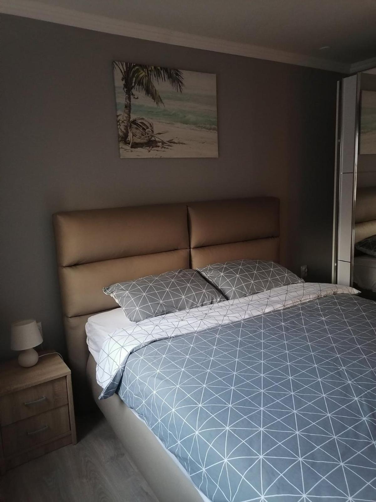 Kingston Apartment Pirot Bagian luar foto