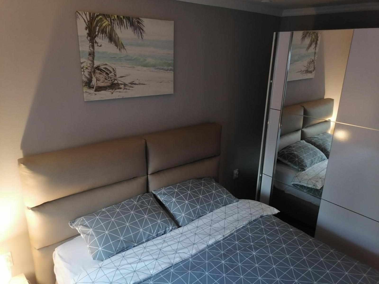 Kingston Apartment Pirot Bagian luar foto